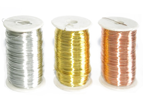 إنتاج طلاء طلاء الأسلاك ينبع أشجار عيد الميلاد الاصطناعية المساند أكاليل بولندا